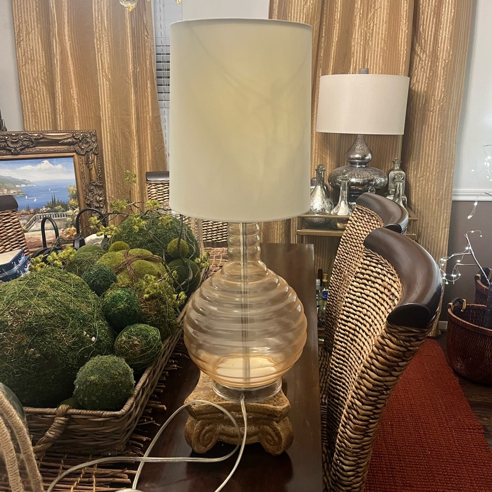 Table lamp